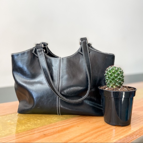 ST. John’s Bay Black Purse - Picture 1 of 3